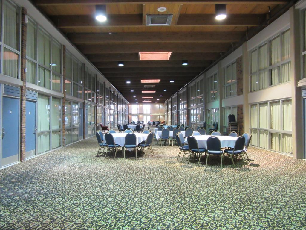 Atrium Hotel & Conference Center Hutchinson Zewnętrze zdjęcie